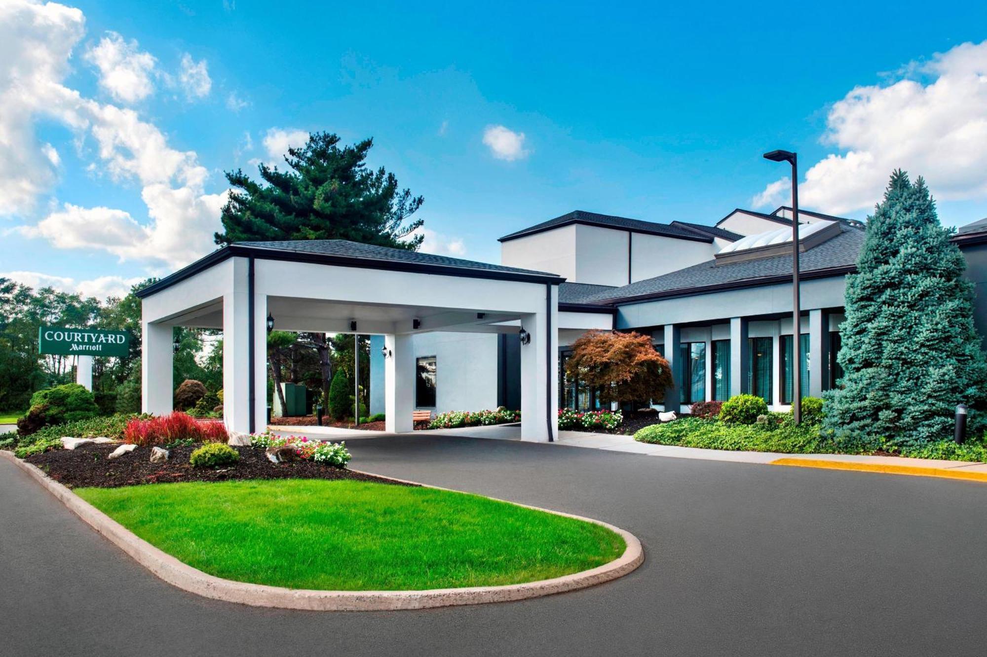 Courtyard Newark Liberty International Airport Hotel Exterior foto